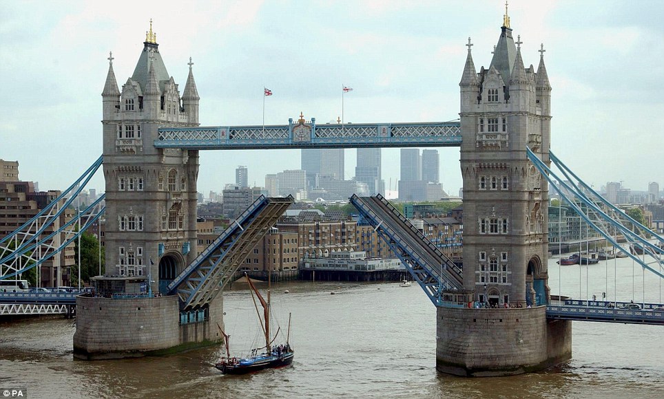 Cầu Tower Bridge Cầu Tower Bridge